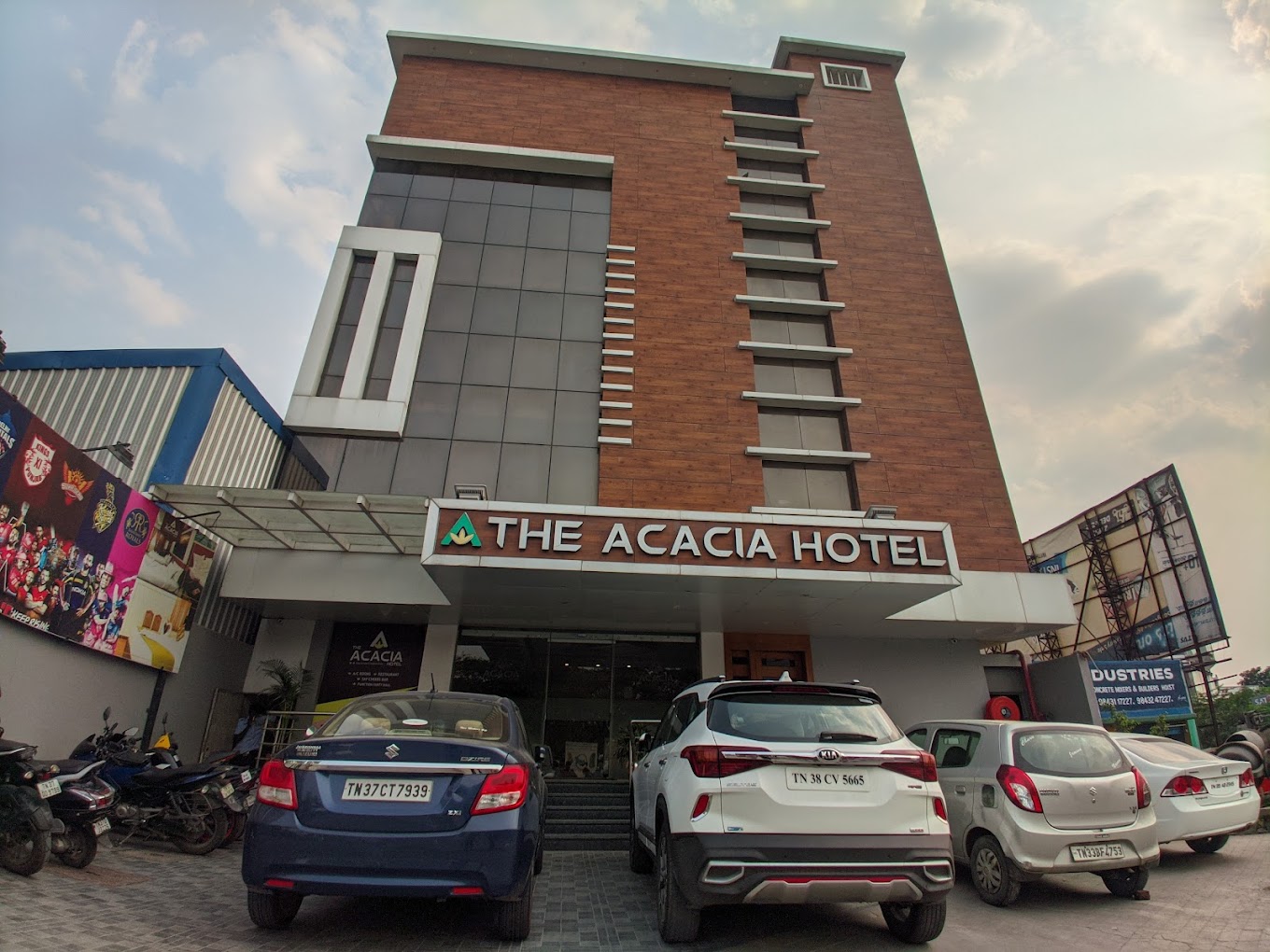THE ACACIA HOTEL