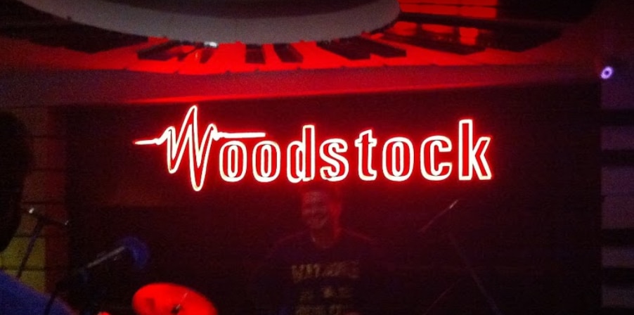 Woodstock Lounge