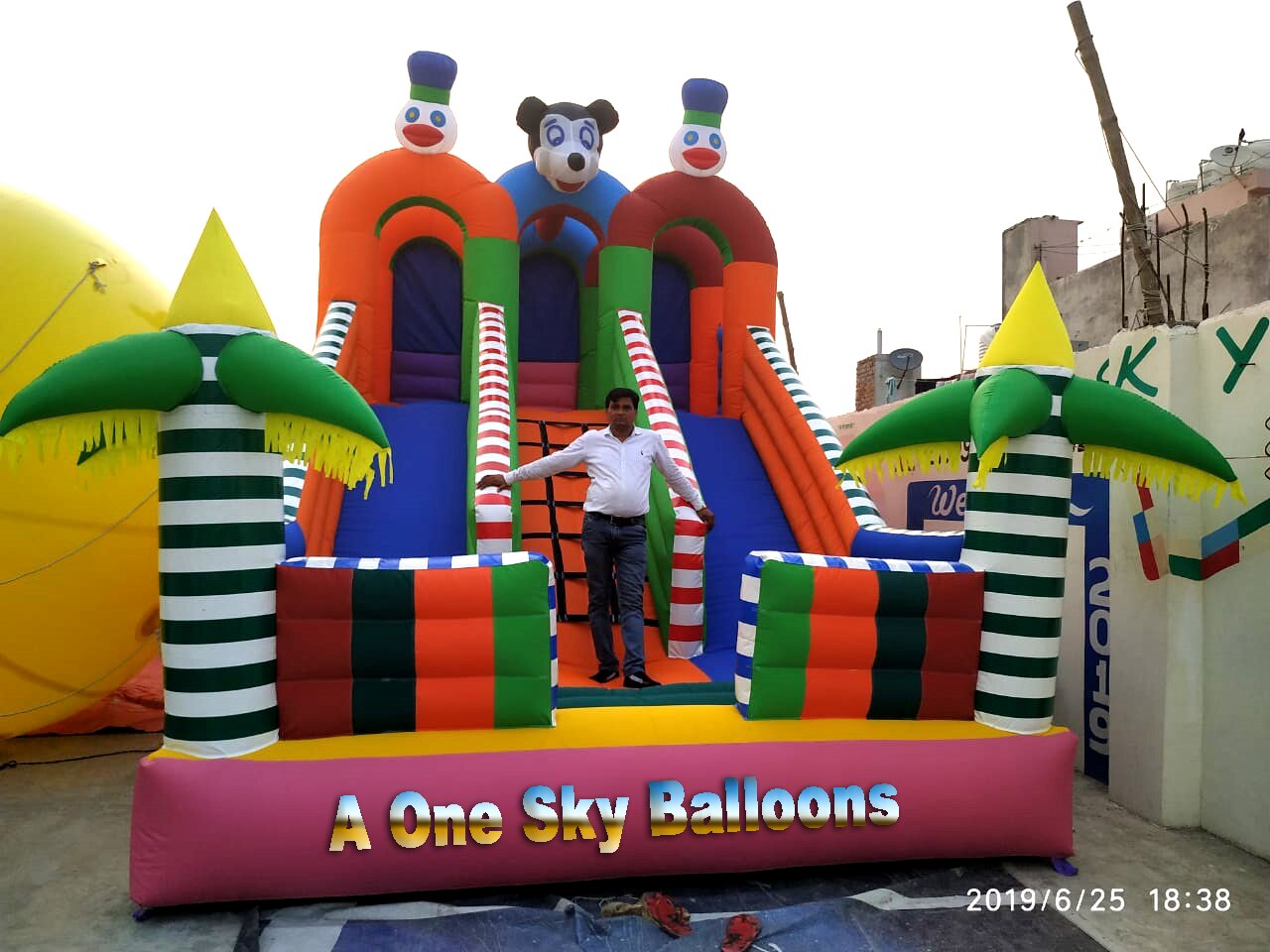 Bouncy Castle in New Delhi, India from A One Sky Balloons Advertising