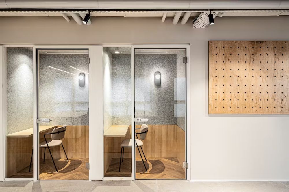 Frameless Office Glass Partitions – Sleek & Durable image 3