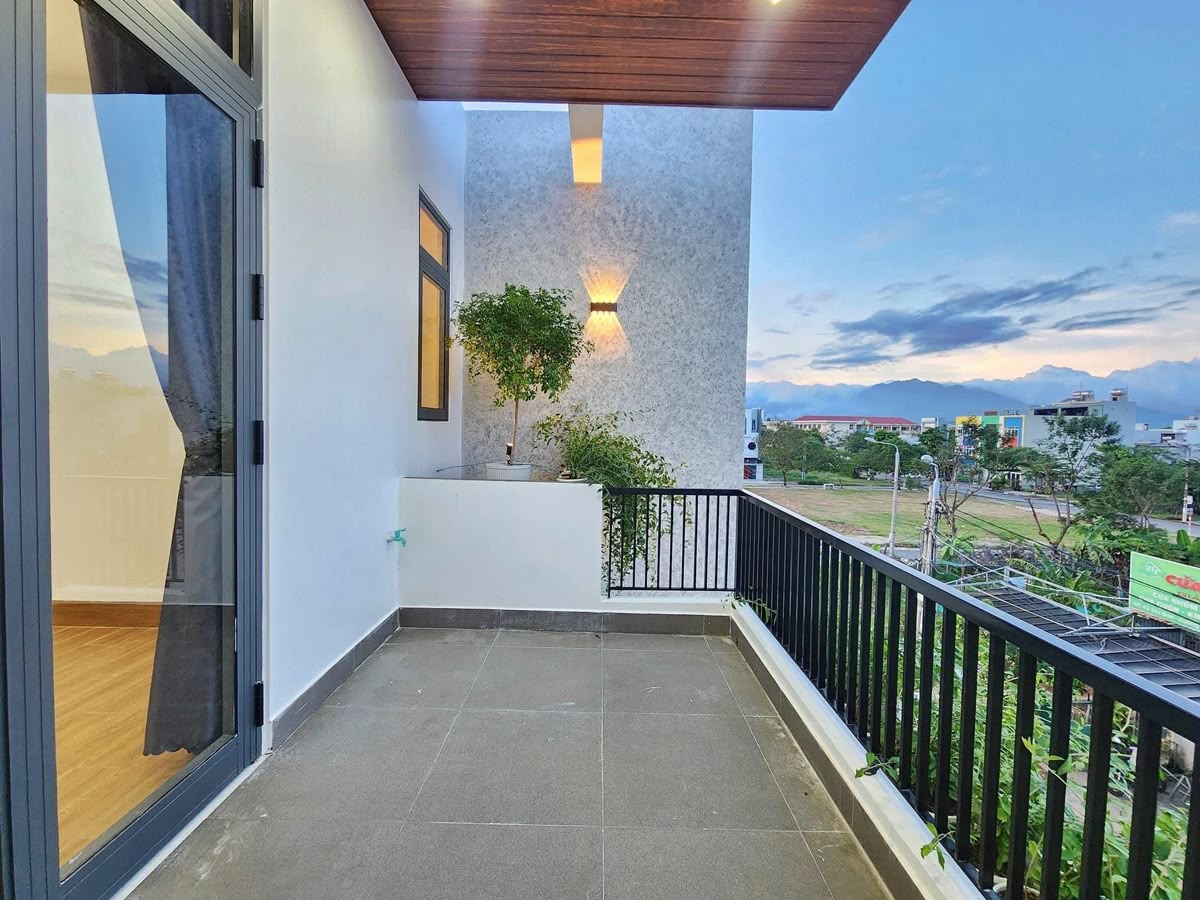 Outdoor-Grade Pare Balcony Ceiling in Chennai image 5