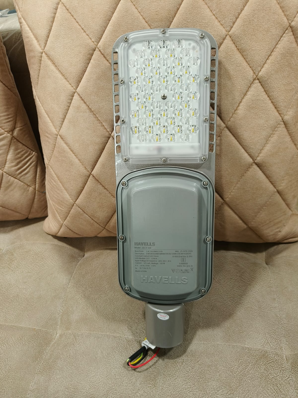 HAVELLS 120 WATT LED STREET LIGHT image 4