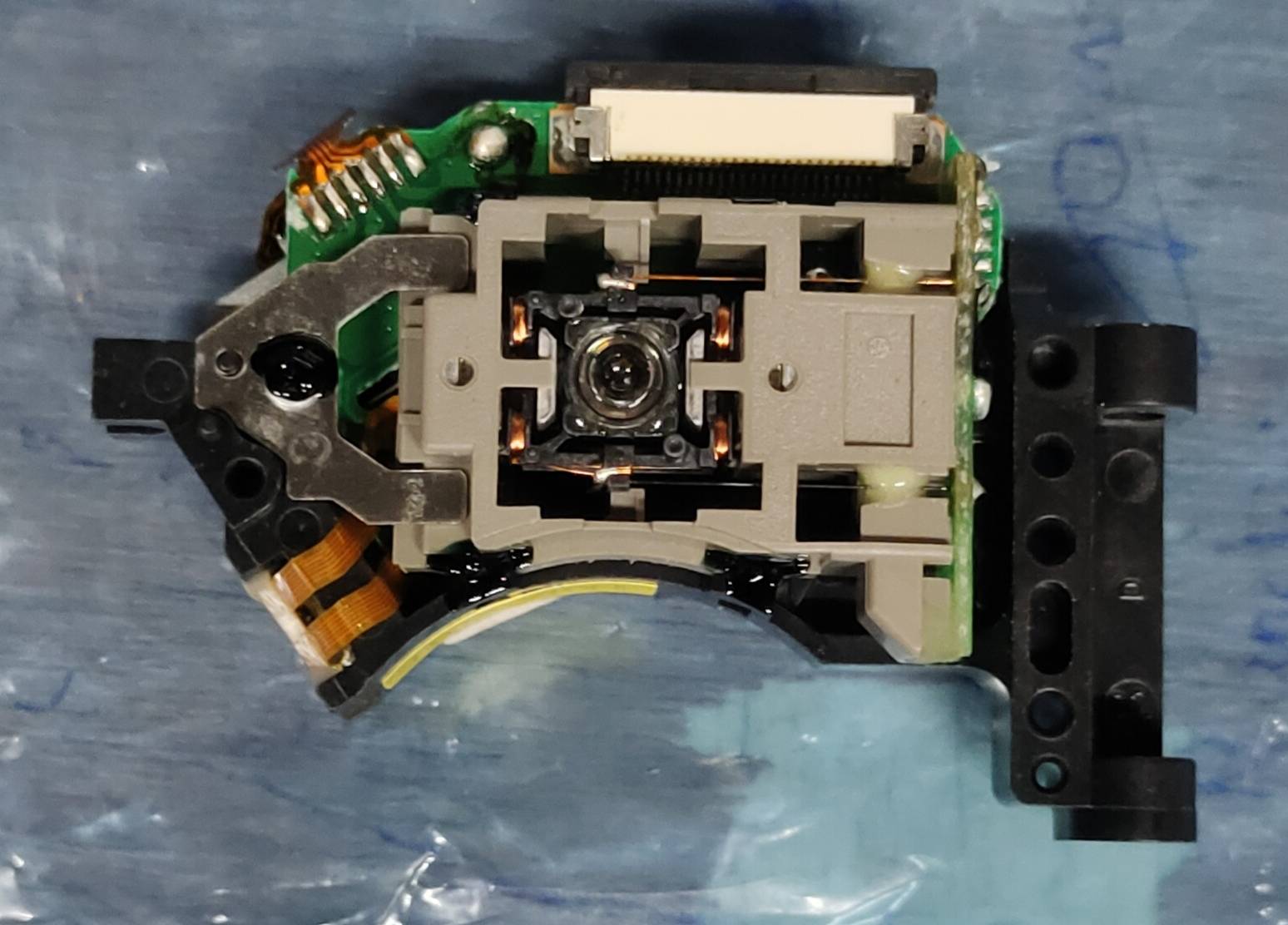DVD PLAYER OPTICAL LENS image 2
