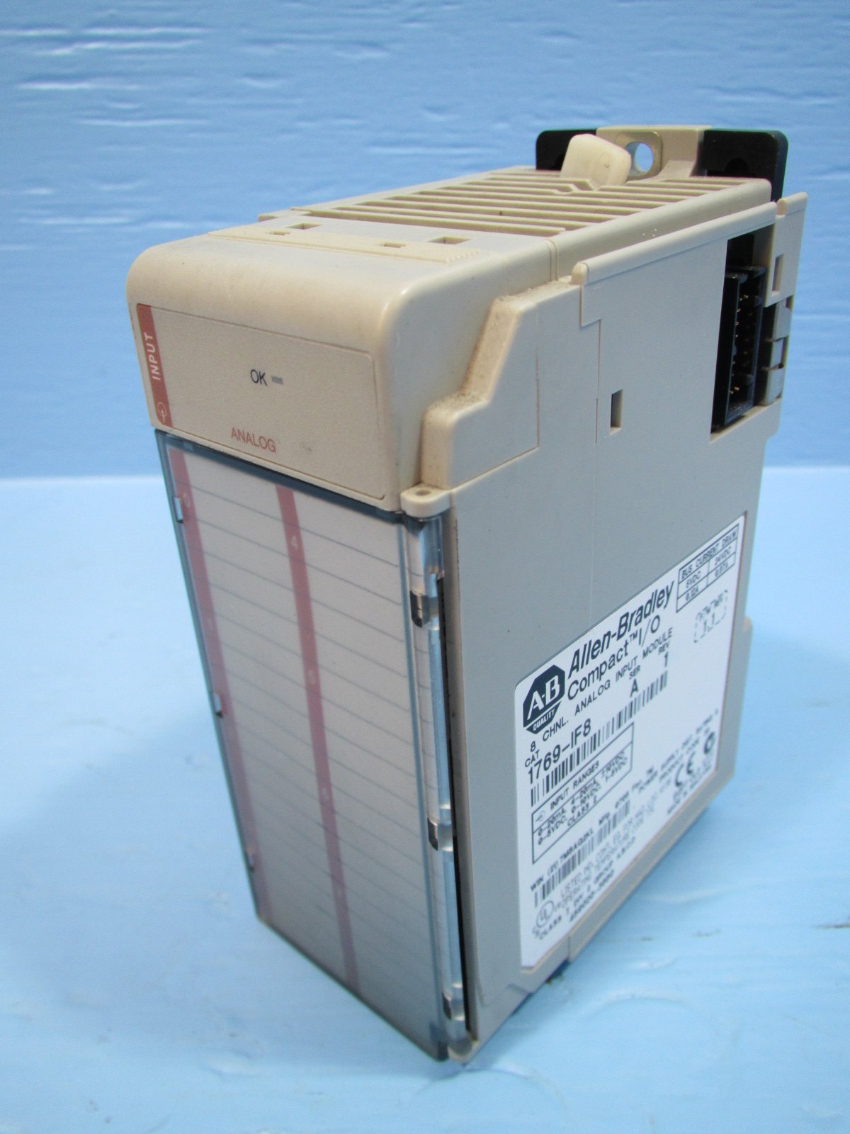 Allen-Bradley 1769-IF8 is a Compact I/O 8-channel analog input module image 2