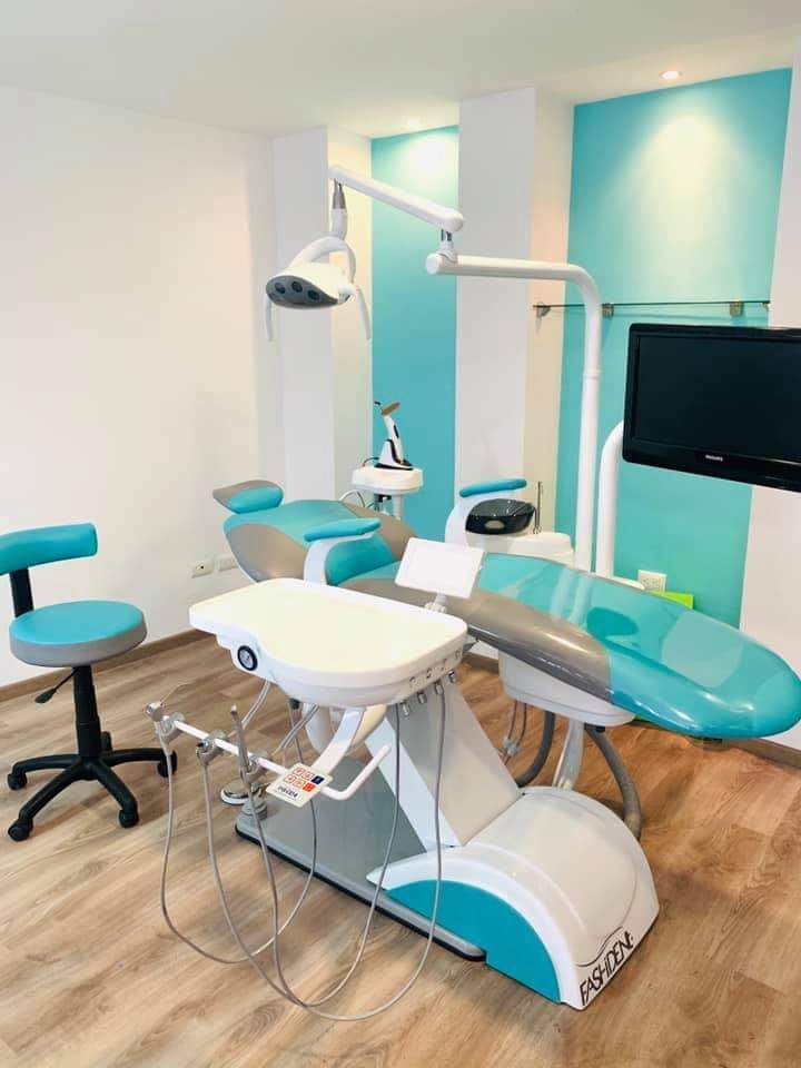 Modern Dental Clinic Interiors for a Calming Ambience image 5