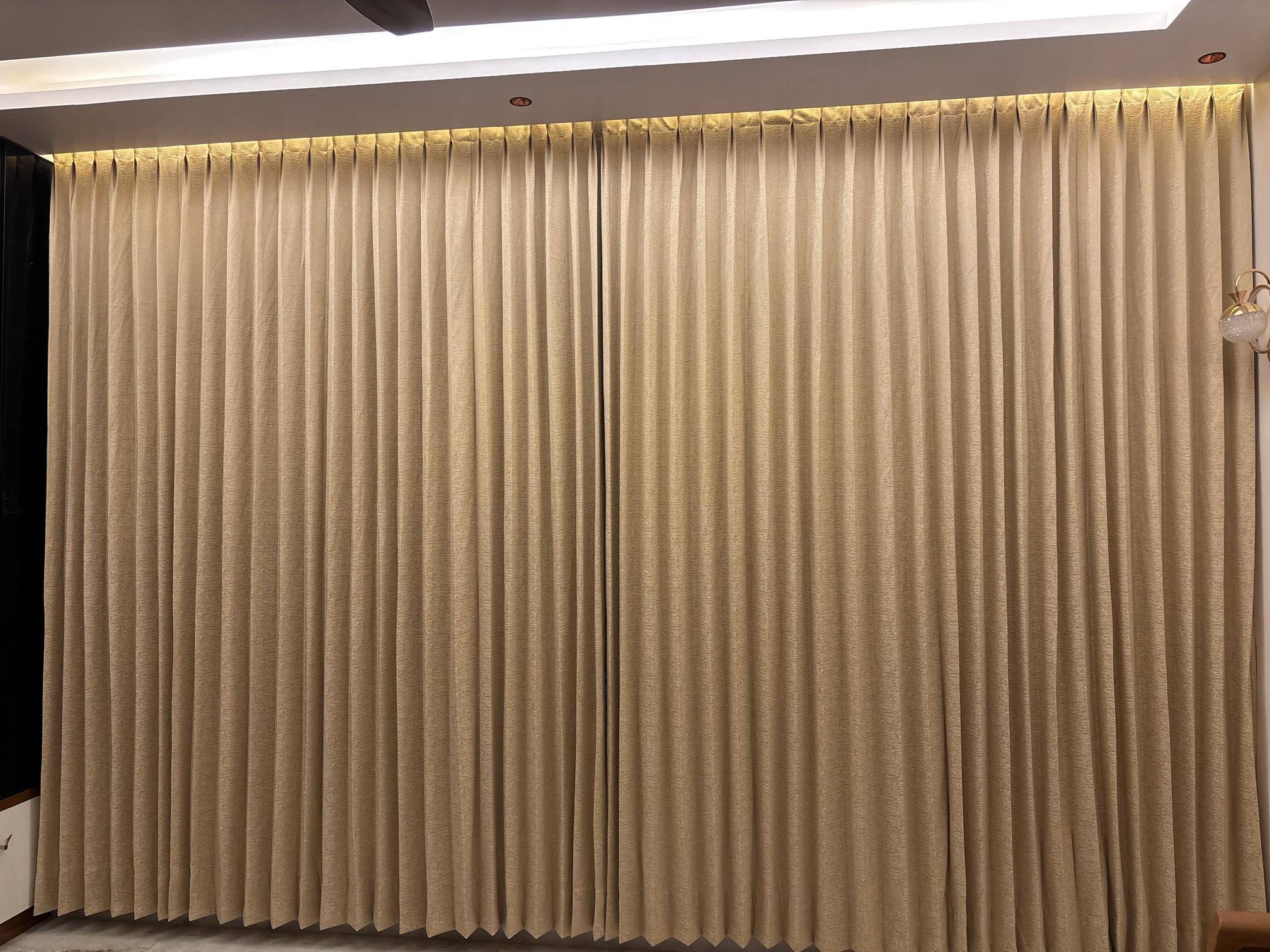 Curtain image 5