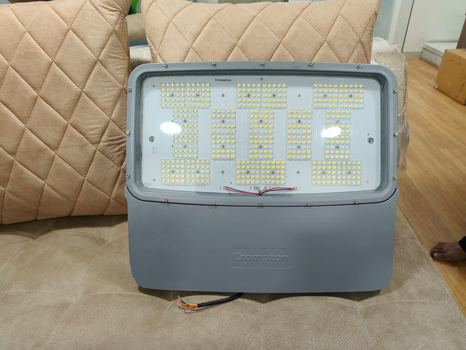CROMPTON 400 WATT LED FLOOD LIGHT image 4
