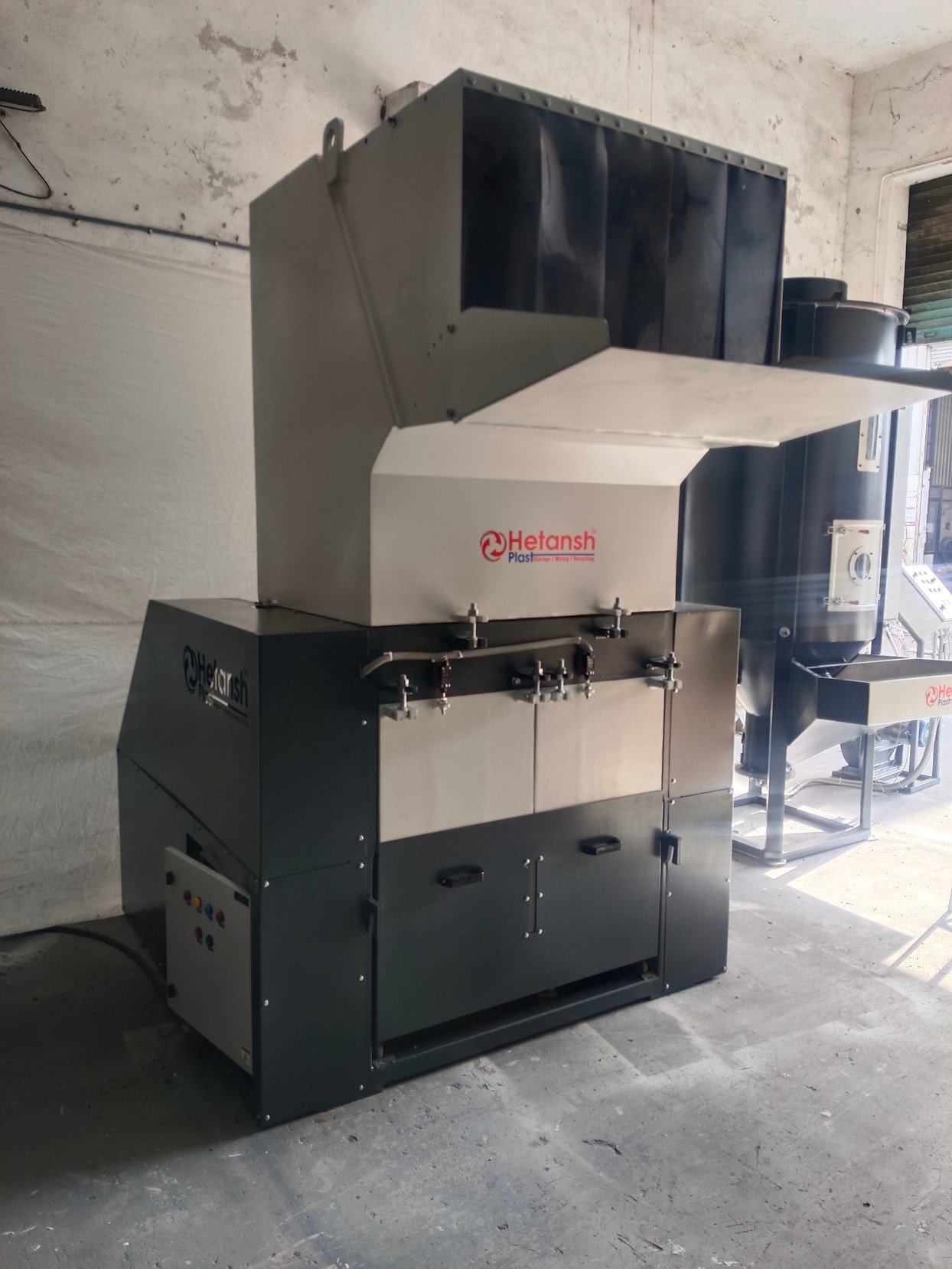 Heavy Duty Plastic Scrap Grinder Machine image 2