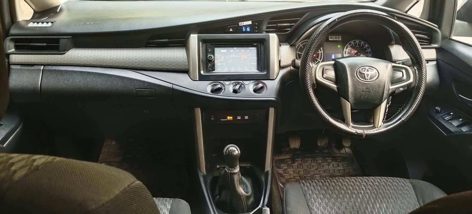 TOYOTA INNOVA CRYSTA G 2018 image 3