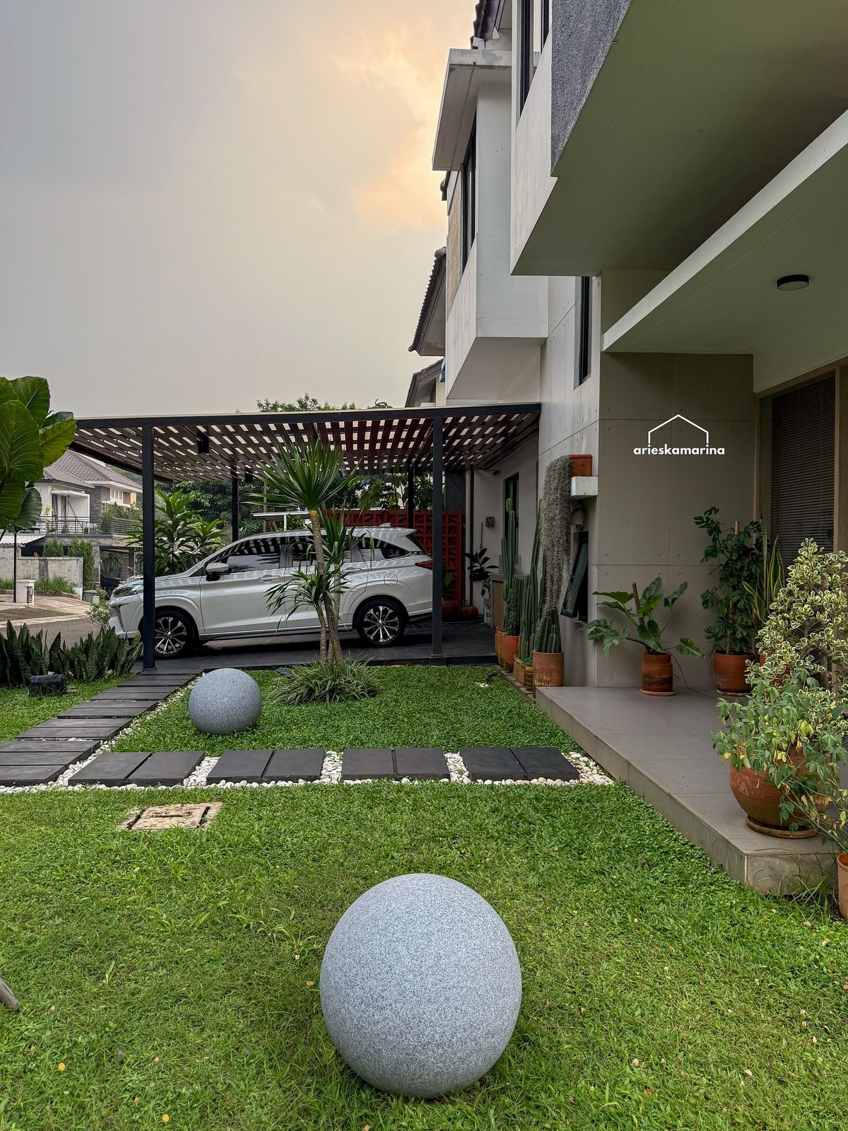 Modern Frontyard Landscape Ideas Chennai image 3