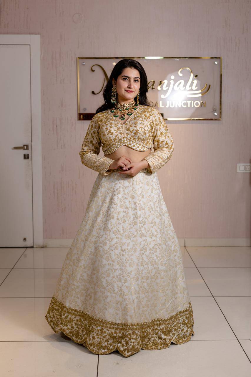 Ivory Noor image 2