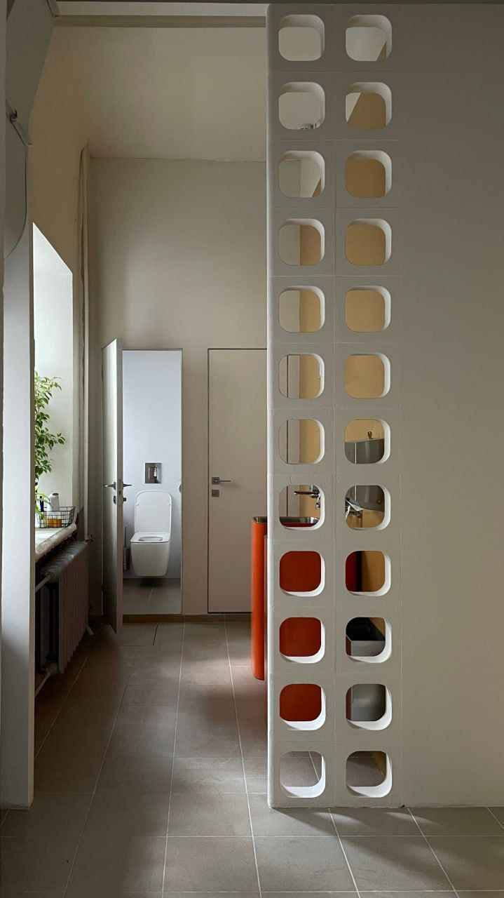 Gold Metal Decorative Display Partition with Integrated Open Shelving | Chengalpattu image 2