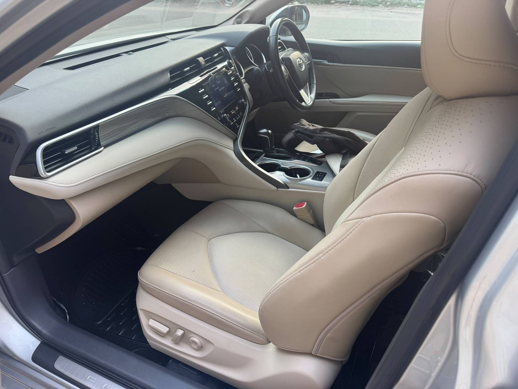 TOYOTA CAMRY HYBRID 2021 image 2