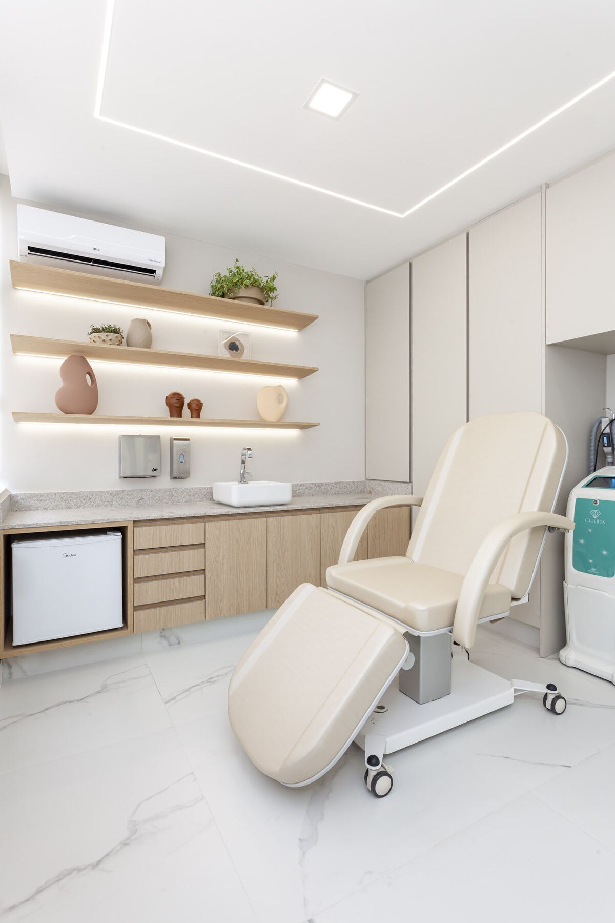 Smart Storage and Layout Ideas for Dental Interiors image 3