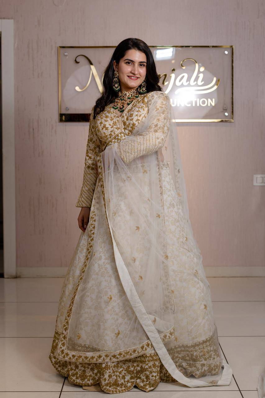 Ivory Noor image 5