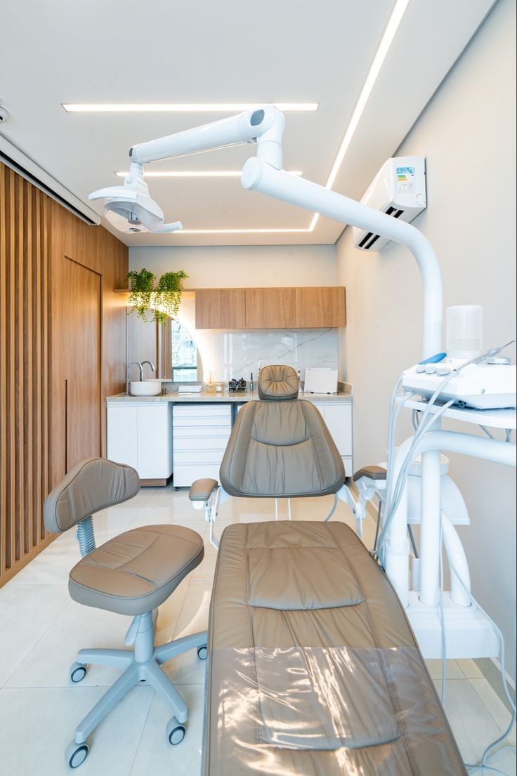 Modern Dental Clinic Interiors for a Calming Ambience image 2