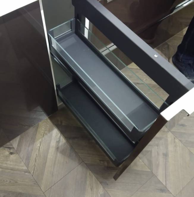 Pull Out  image 3