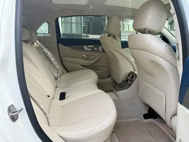 MERCEDES BENZ E200 2023 SEP image 2