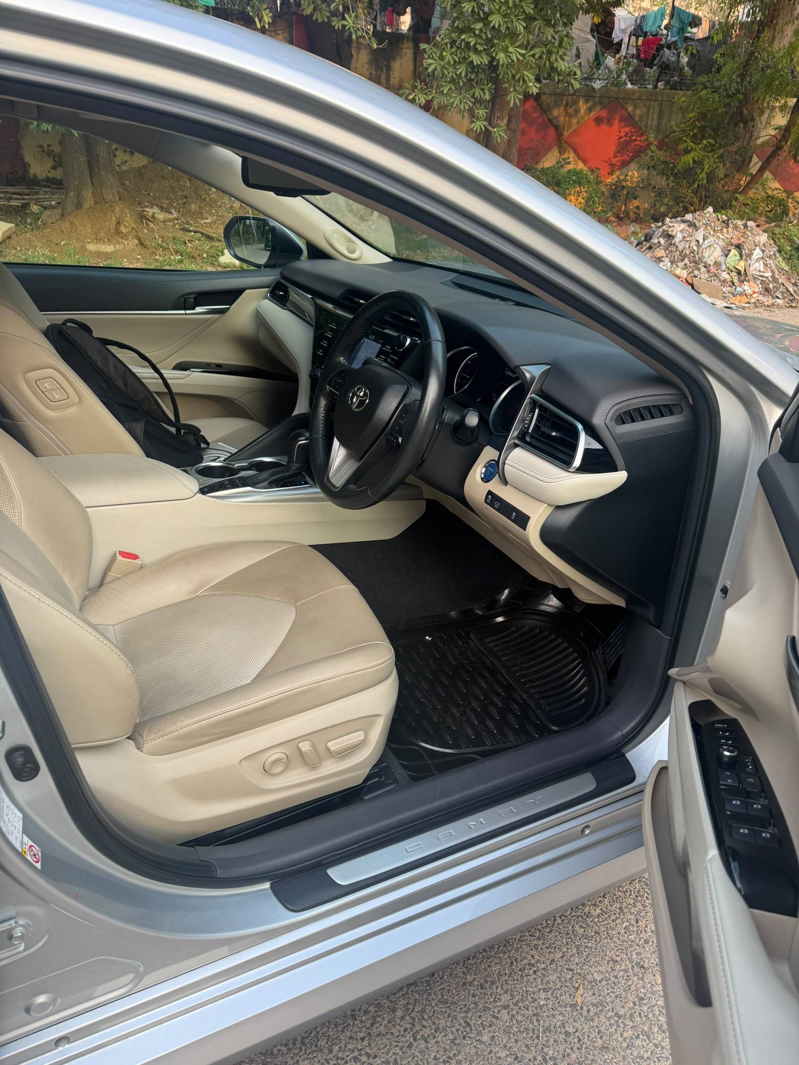 TOYOTA CAMRY HYBRID 2021 image 8