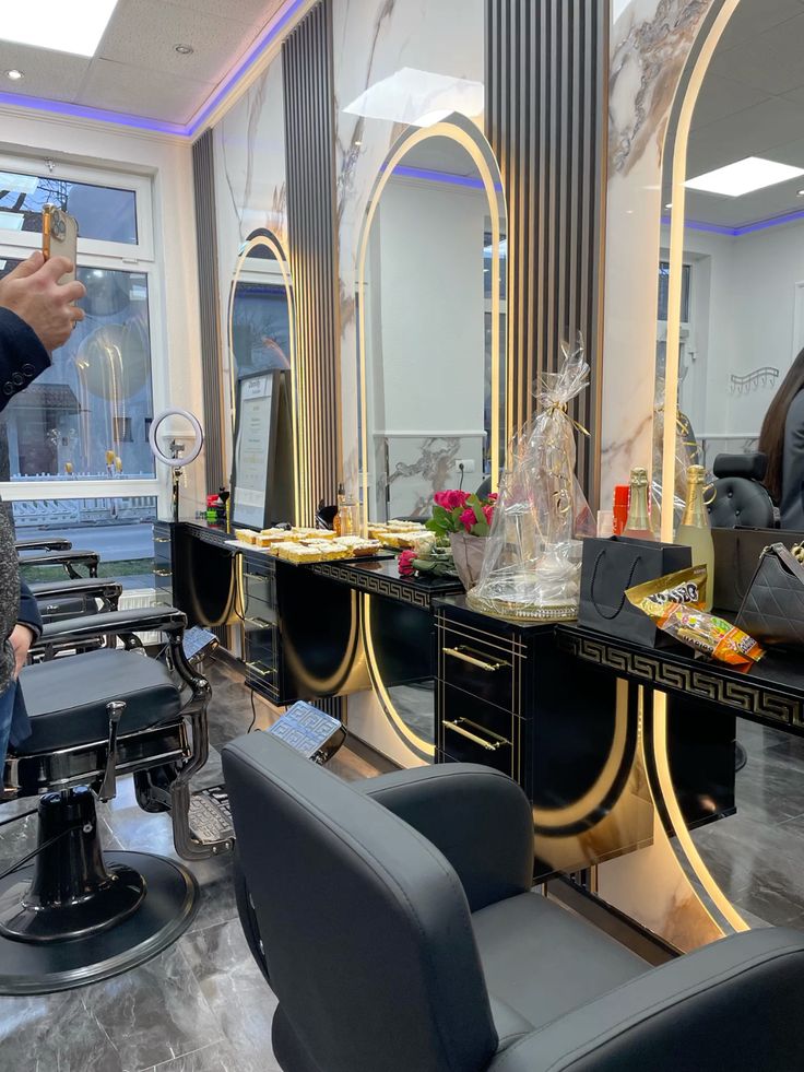 Premium Saloon Interior Design That Enhances Branding image 2