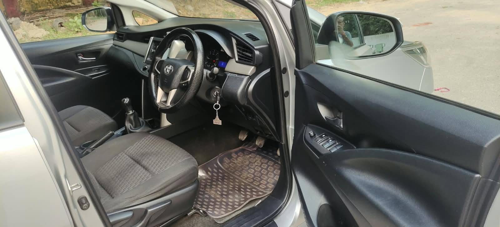 TOYOTA INNOVA CRYSTA G 2018 image 7