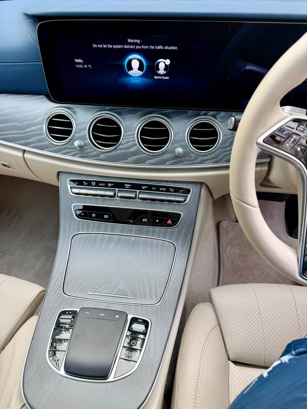 MERCEDES BENZ E 220D AMG LINE 2023 OCT. image 6