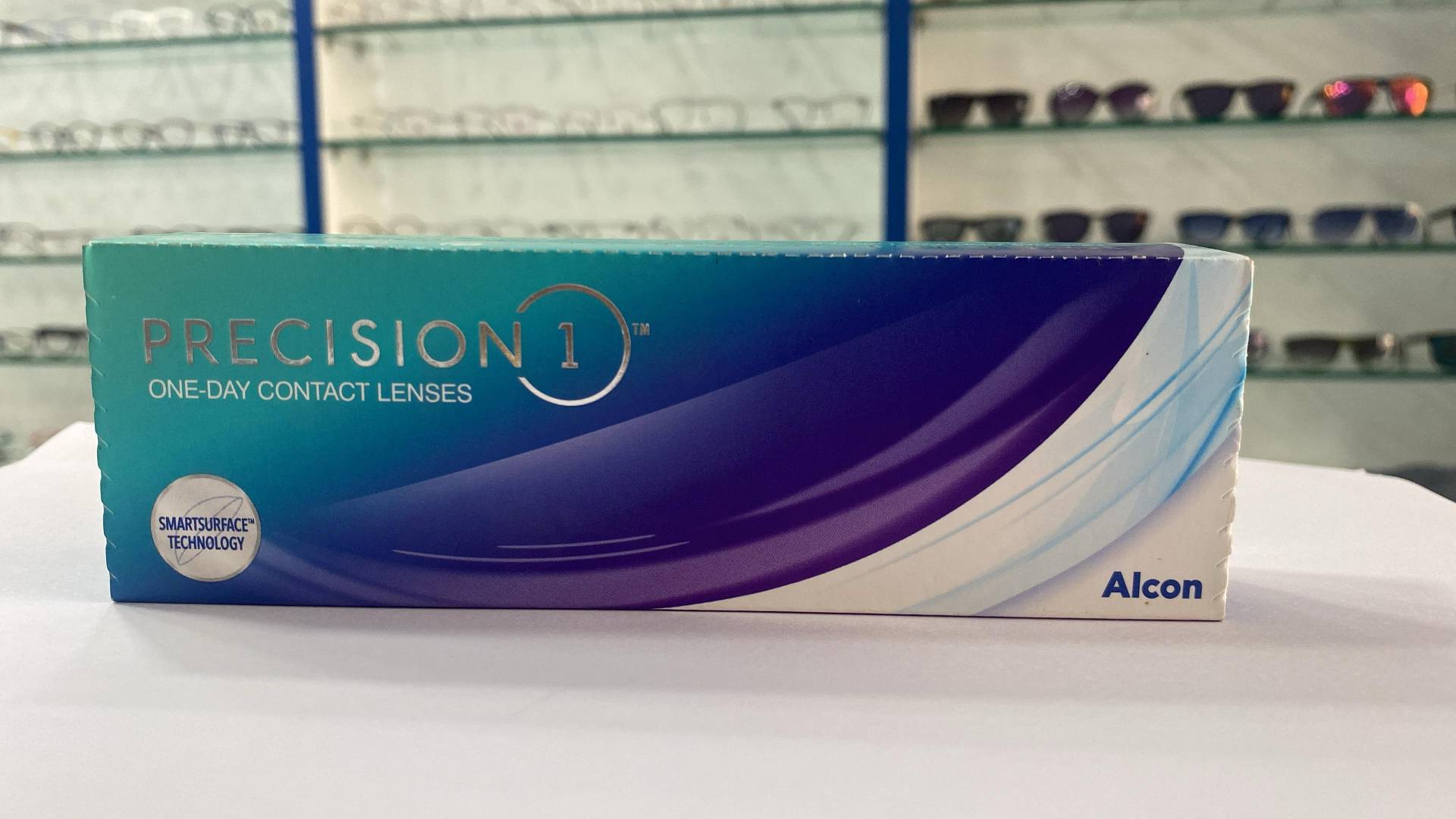 PRECISION1™ One-Day Contact Lenses image 3