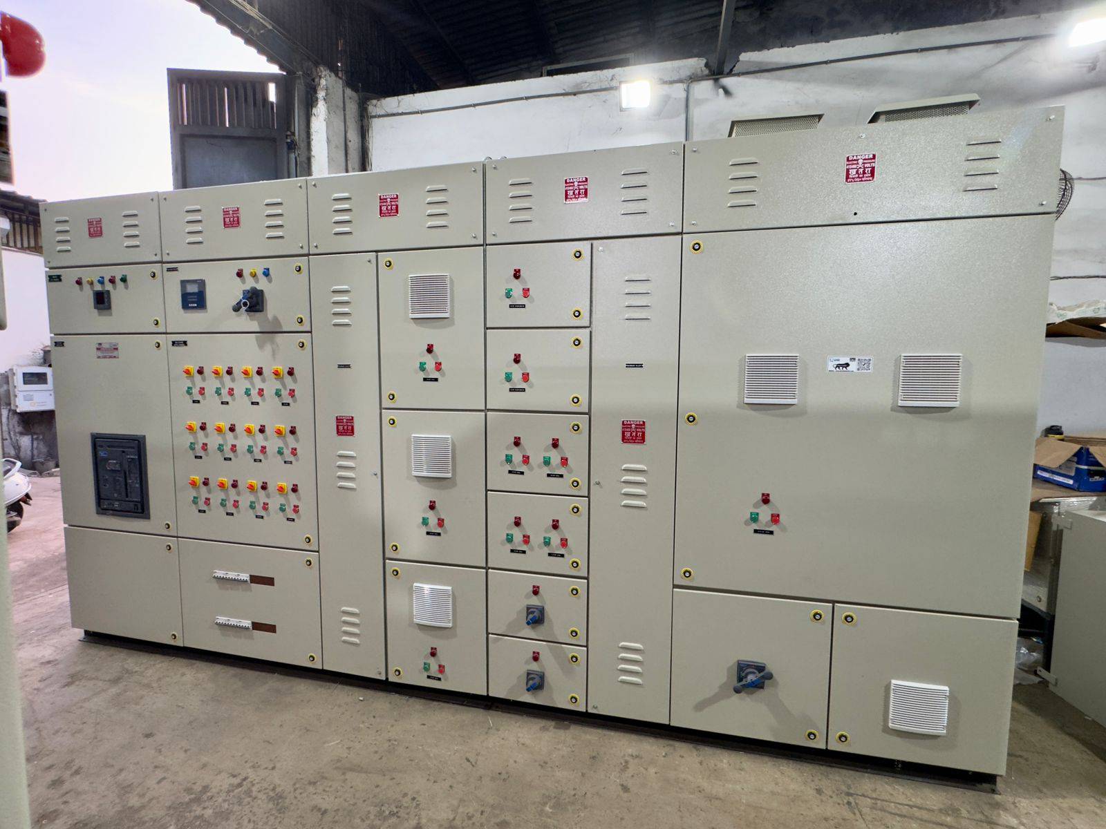 1250 AMP MCC PANEL image 3