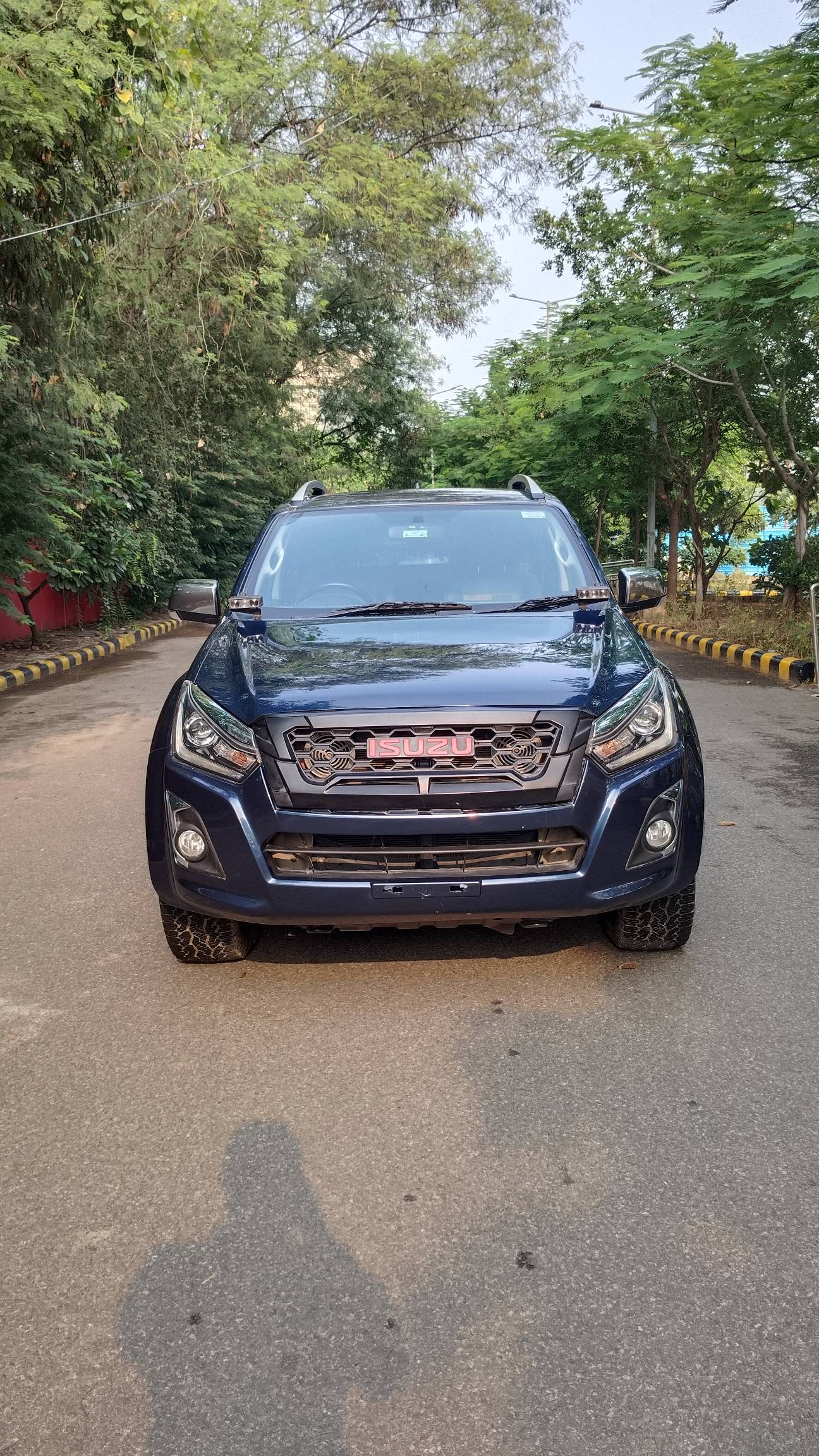 ISUZU V-CROSS Z PRESTIGE 4X4 2023 APR. image 3