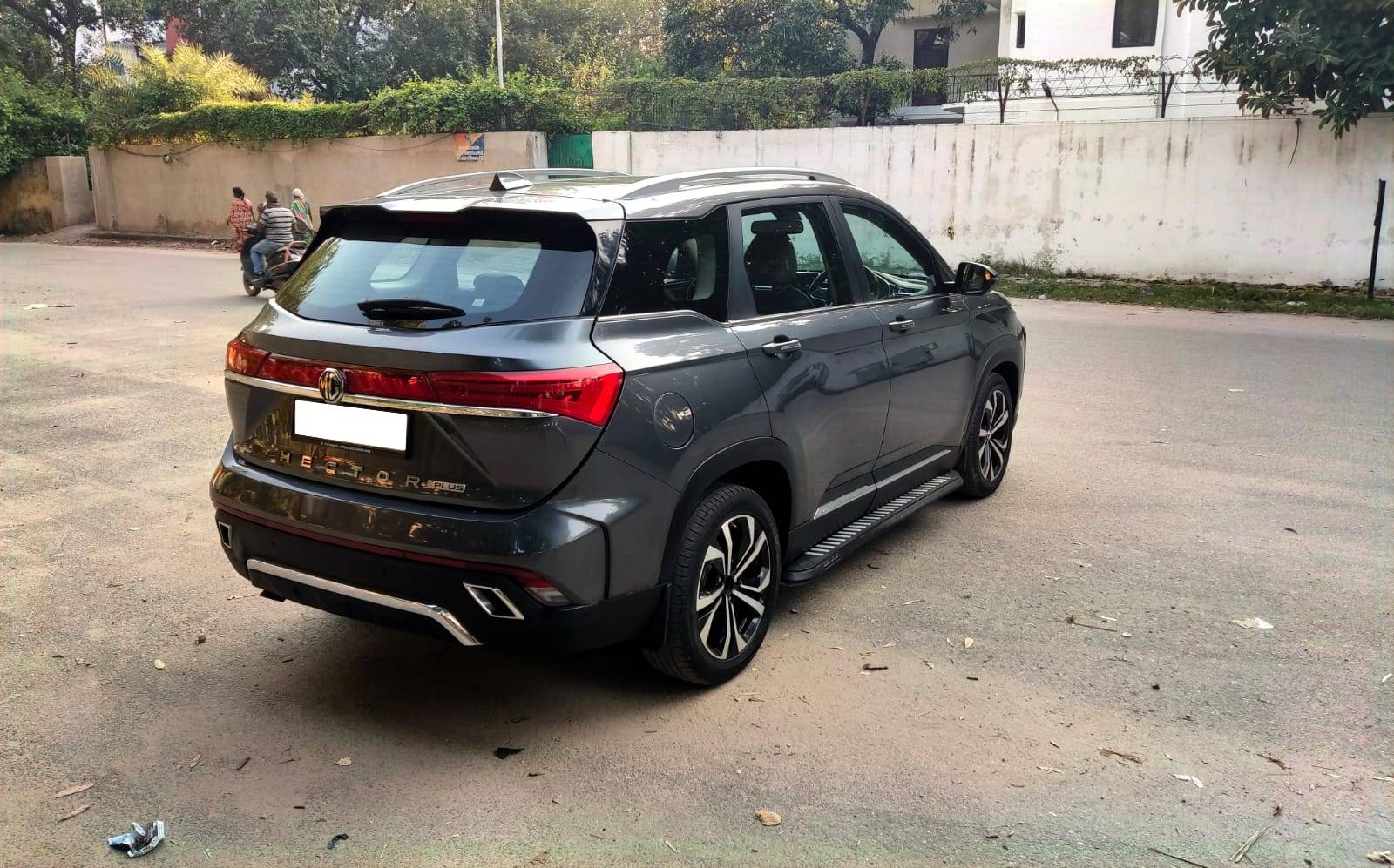 MG HECTOR PLUS SHARP PRO 2023 AUG. image 2