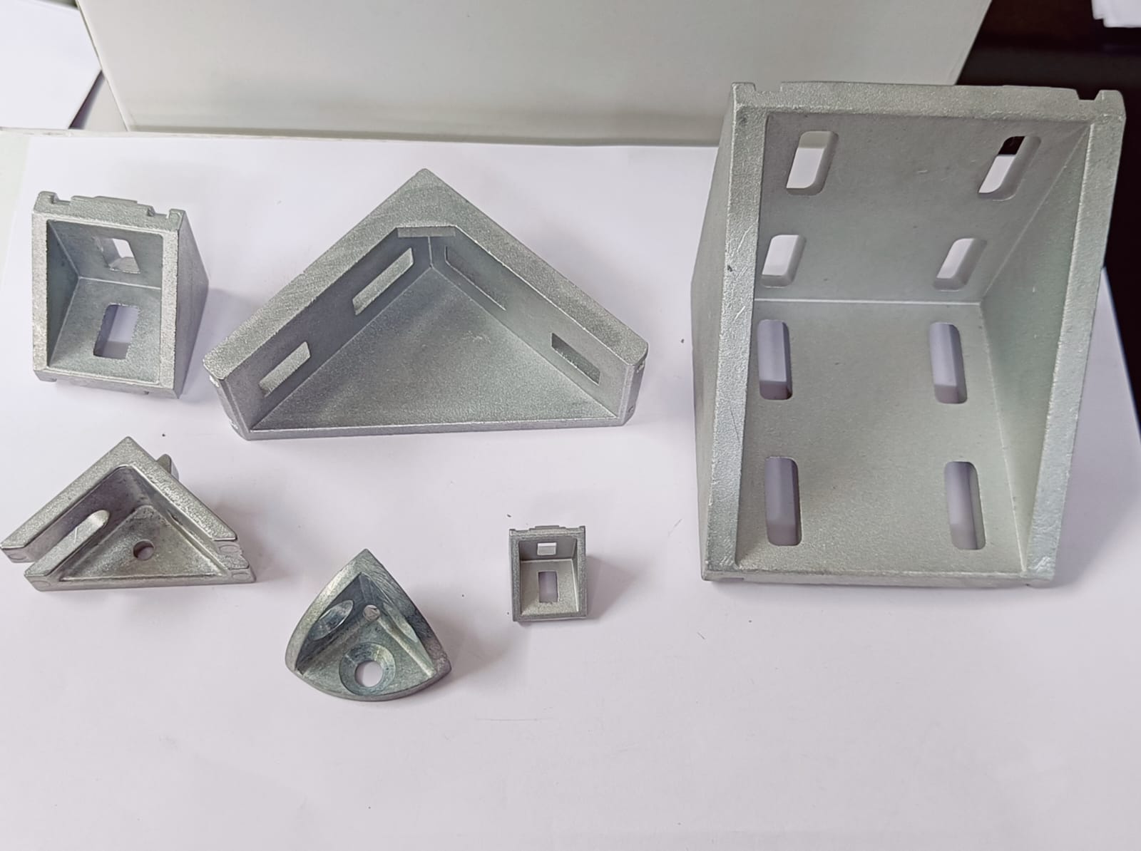 Aluminium Die cast Bracket  image 2