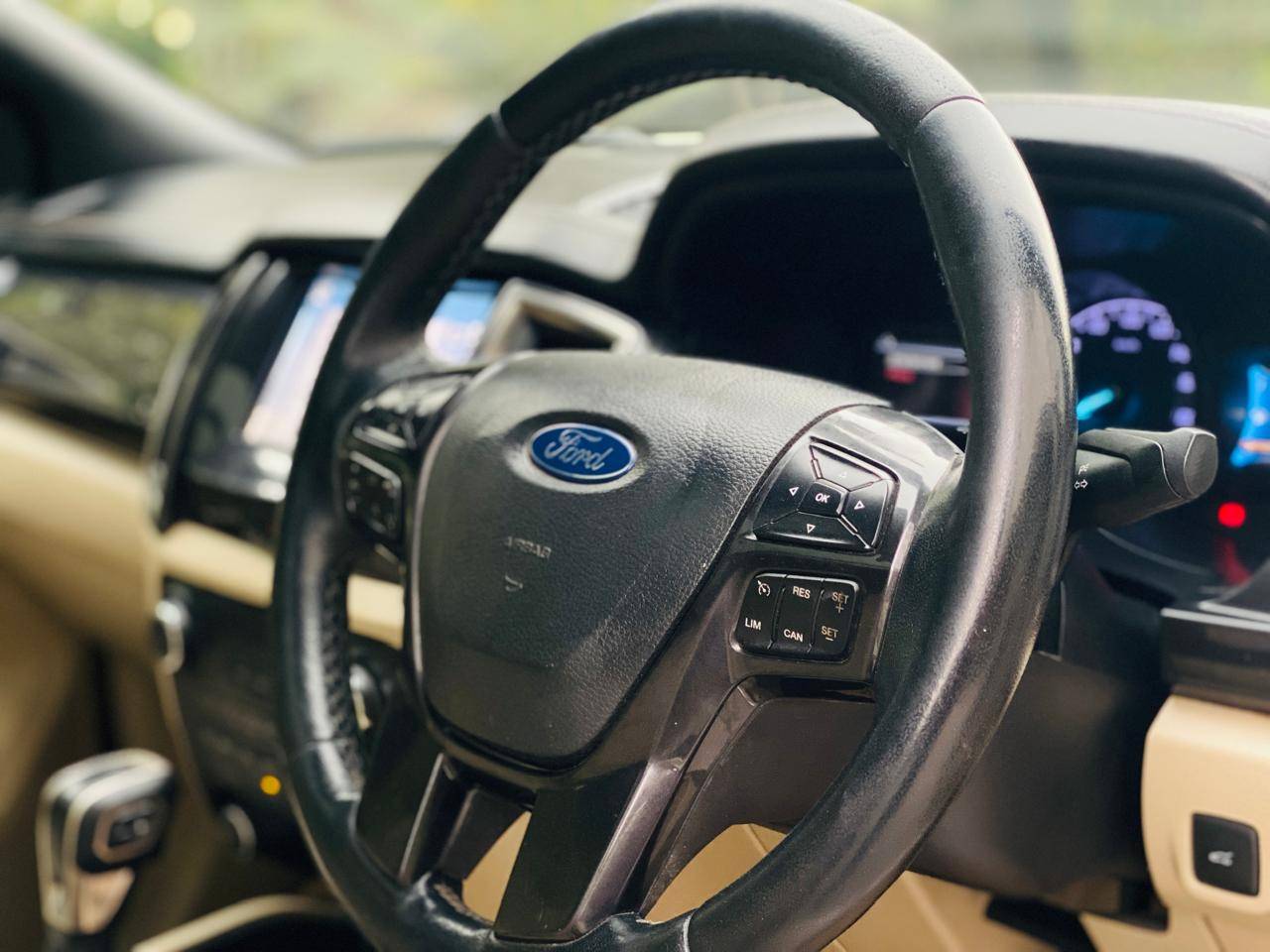FORD ENDEAVOUR TITANIUM PLUS 2020 image 3