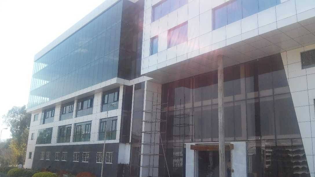 Glass Partions / Aluminium Partitions image 2