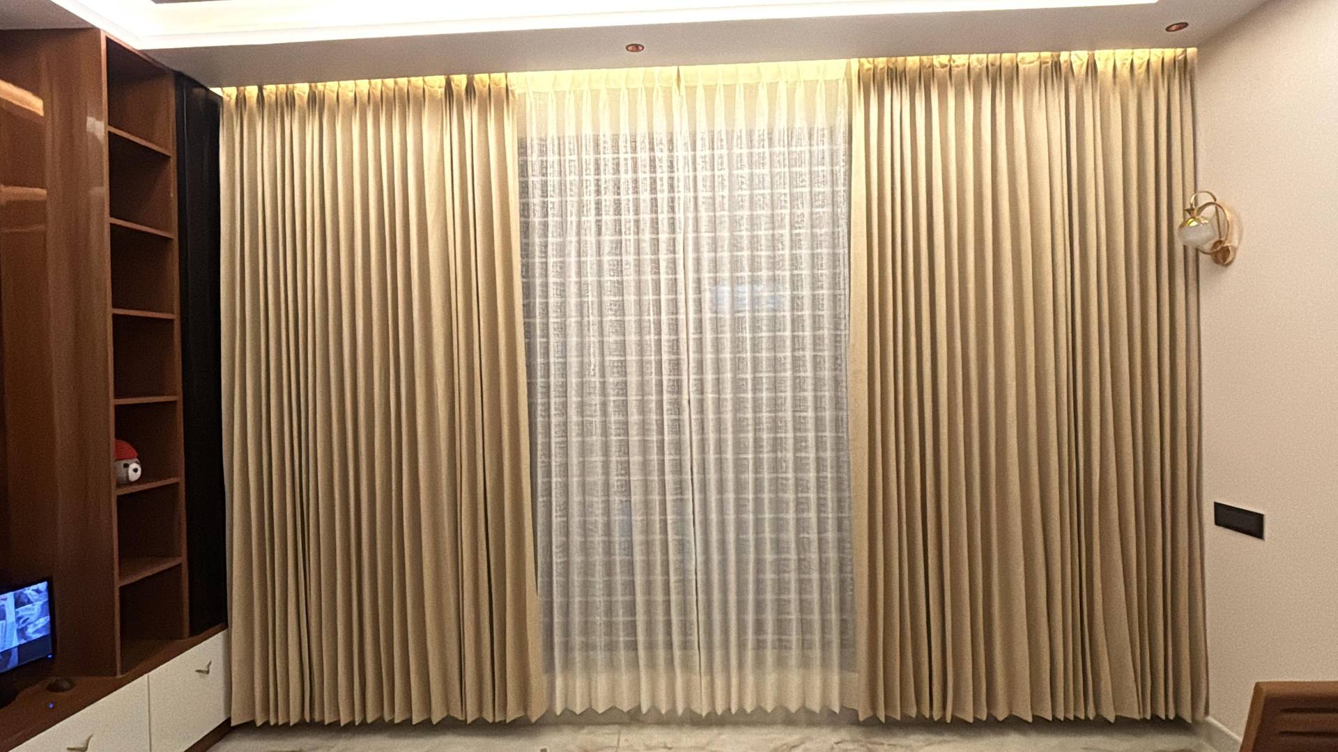 Curtain image 6