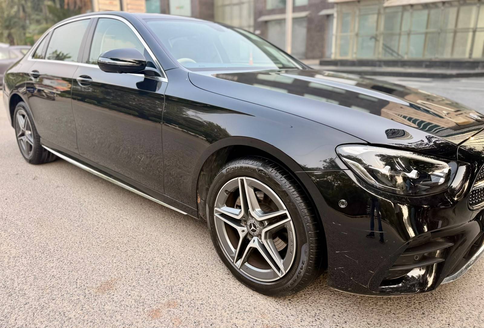 MERCEDES BENZ E 220D AMG LINE 2023 OCT. image 5