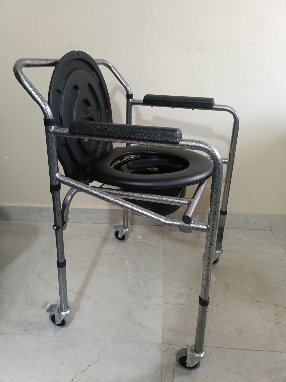 COMMODE CHAIR WITH WHEELS-MS image 3