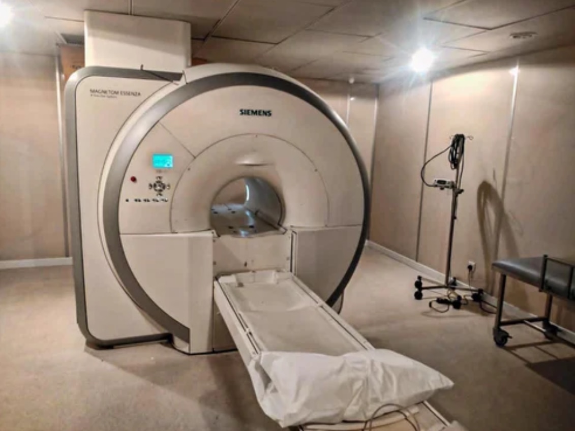 MRI Scan Machine image 2