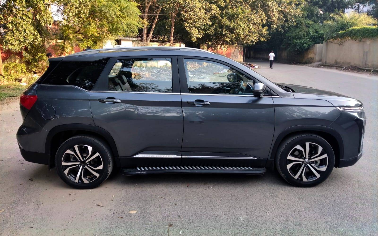 MG HECTOR PLUS SHARP PRO 2023 AUG. image 4