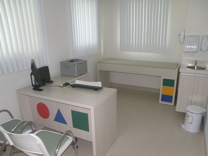 Modern Reception Area Design Ideas for Clinics image 4