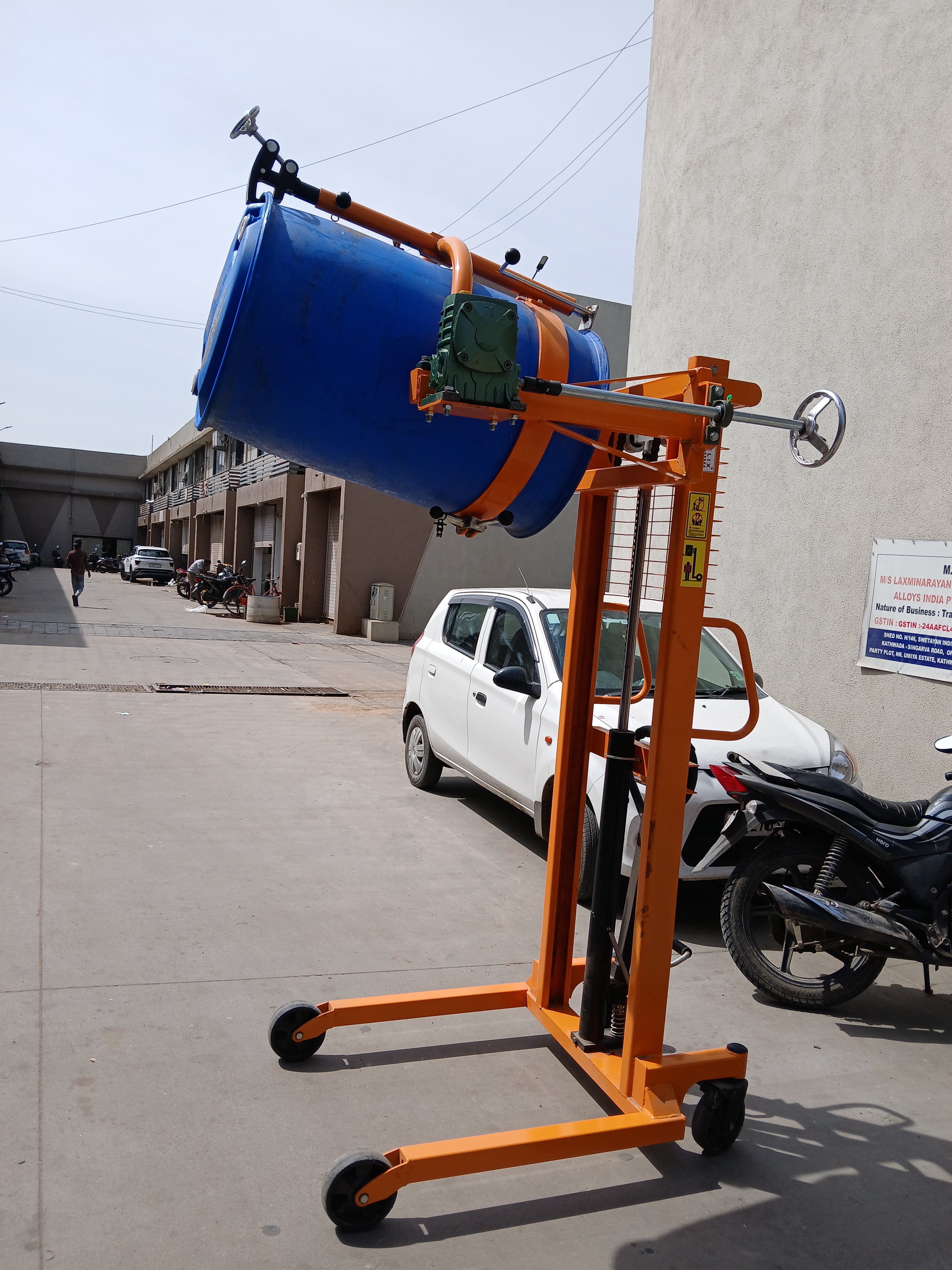 Manual Drum Lifter Cum Tilter image 3