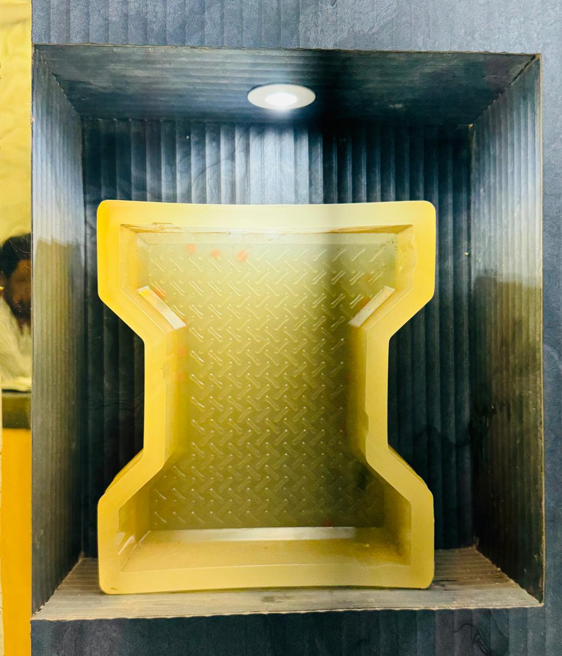 PVC DUMBLE PAVER MOULD image 4
