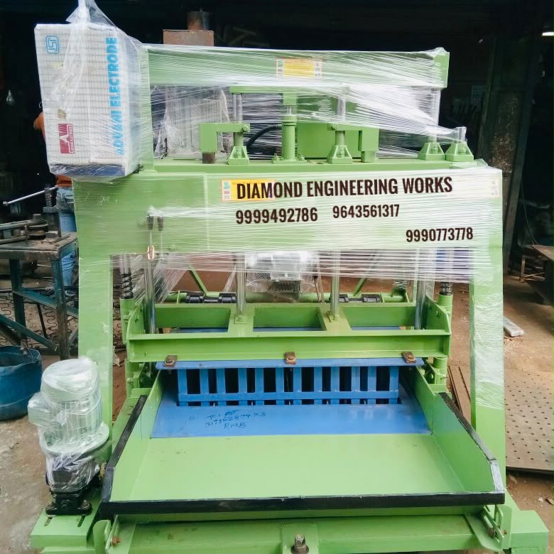 egg laying concrete block making machine image 3
