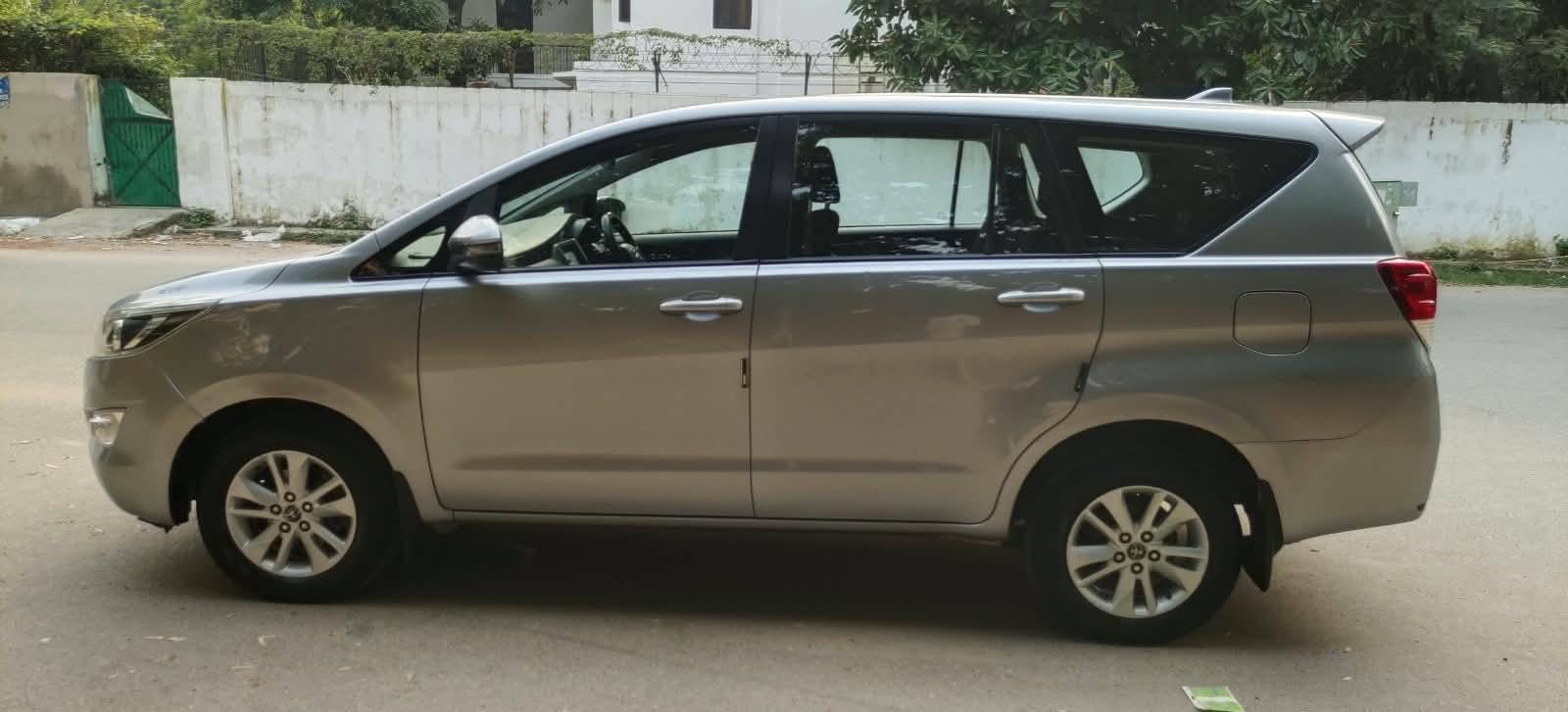 TOYOTA INNOVA CRYSTA G 2018 image 5