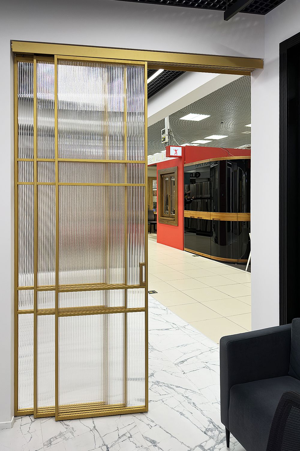 Functional Aluminium Glass Partitions for Smart Interiors image 2