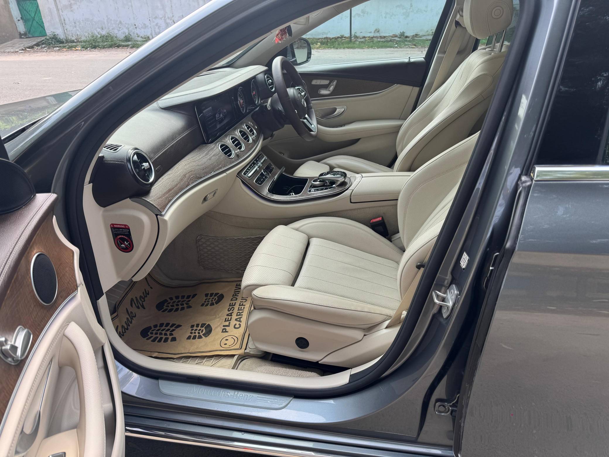 MERCEDES BENZ E220D EXCLUSIVE 2019 image 9