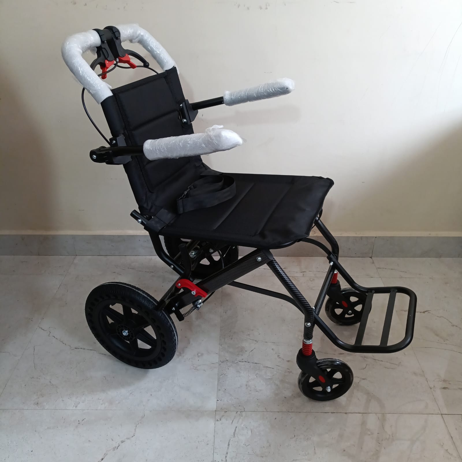 Foldable Lightweight Wheelchair in Gurgaon image 5