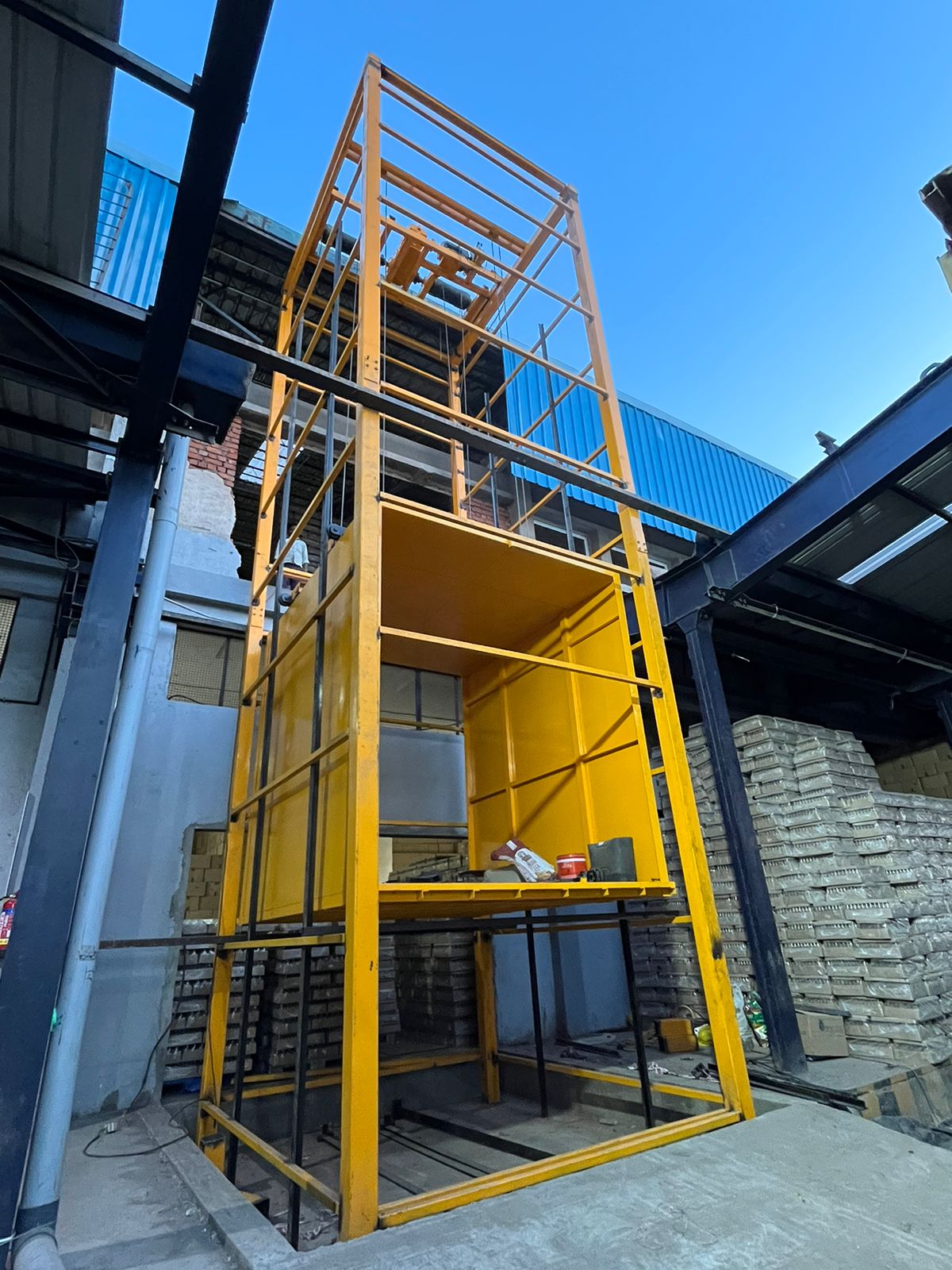 Cage Type Goods Lifts image 2