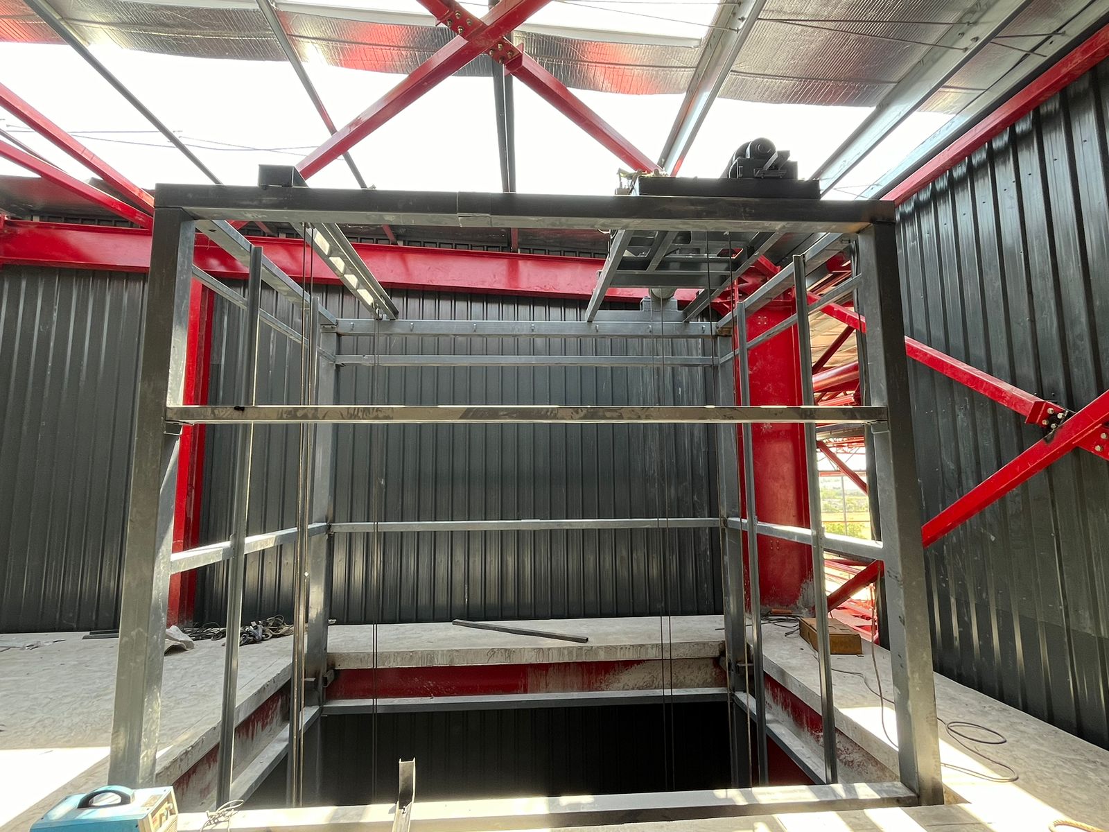 Cage Type Goods Lifts image 4