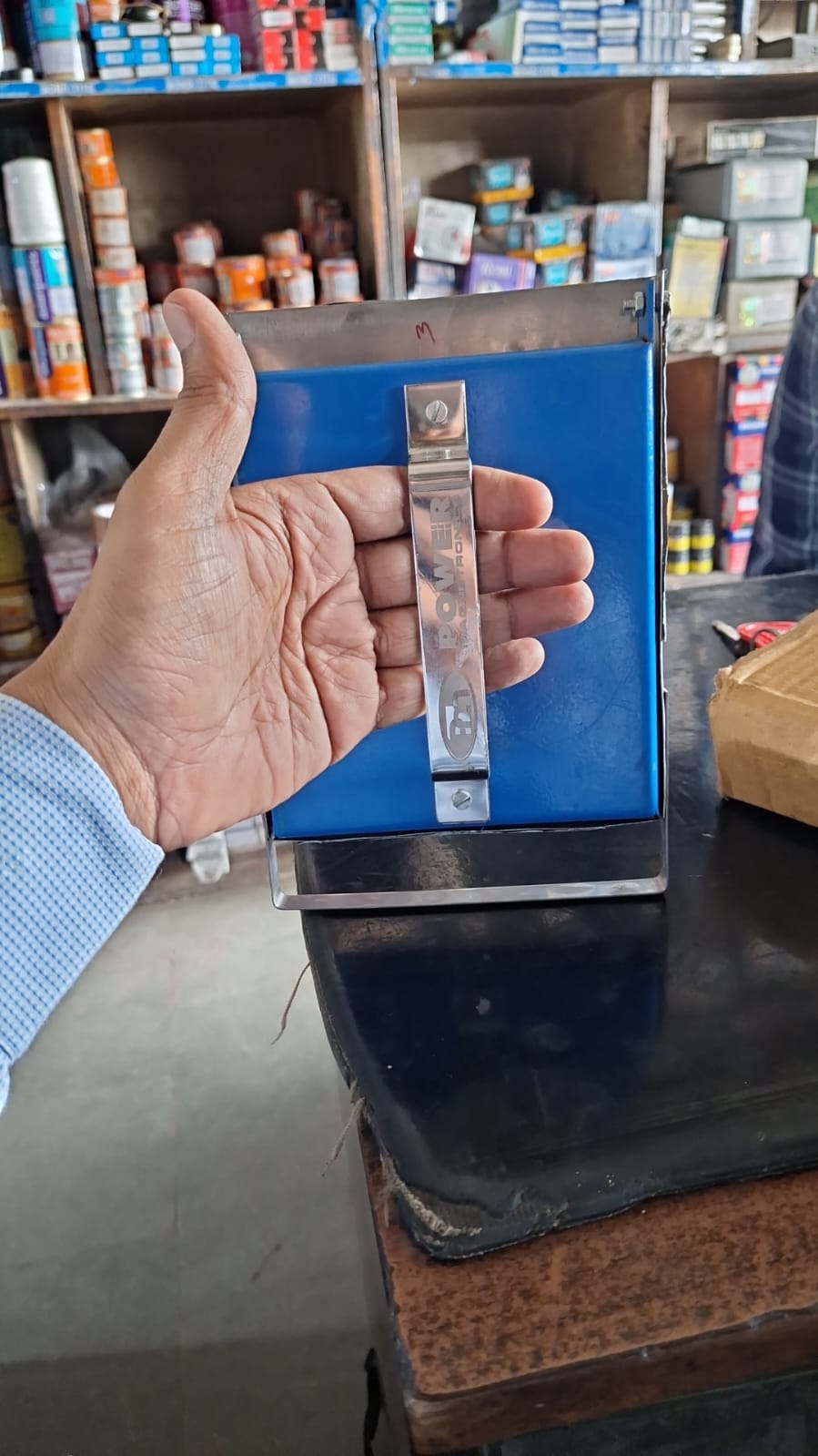 Hand Magnet image 6