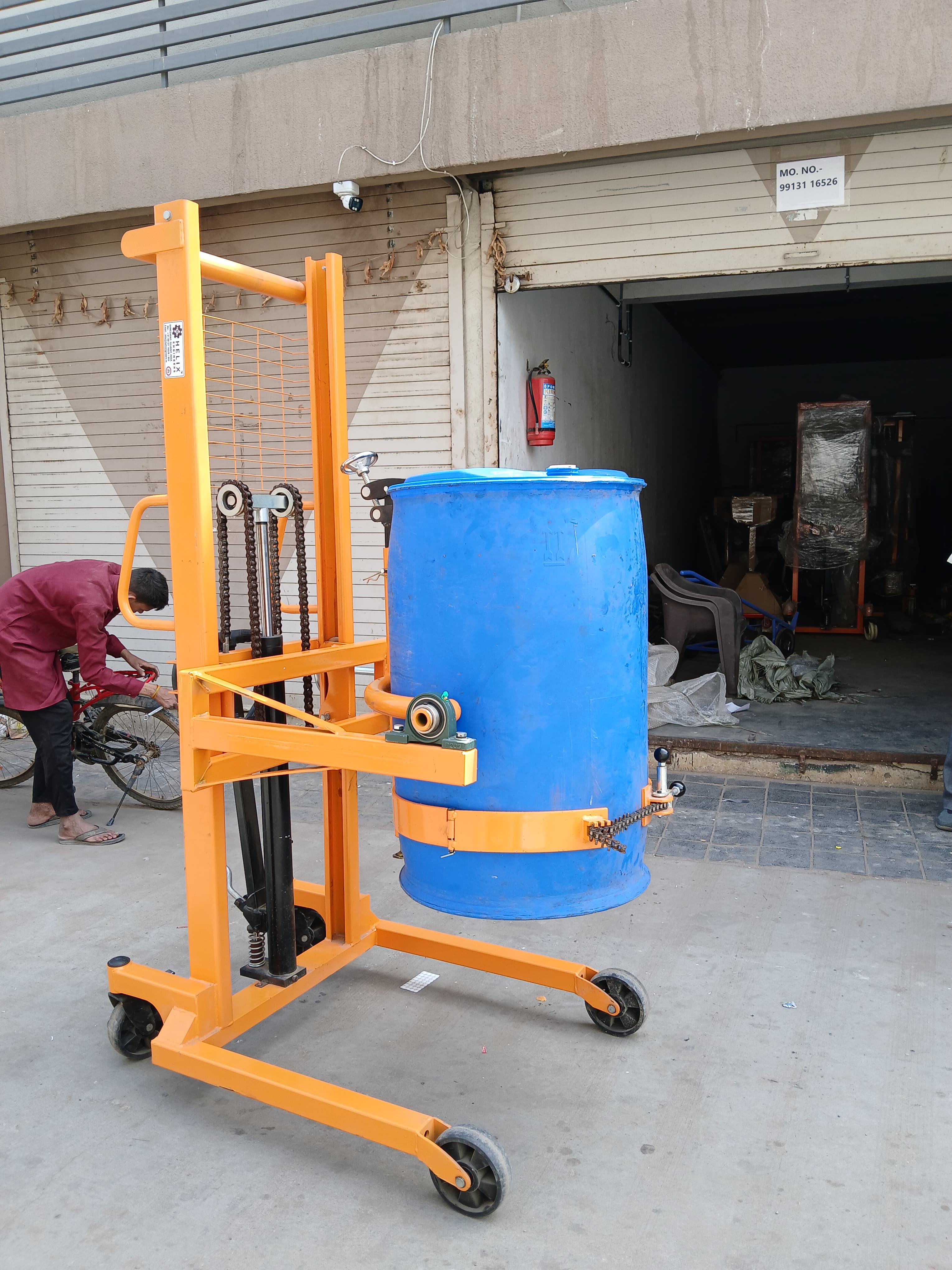 Manual Drum Lifter Cum Tilter image 5